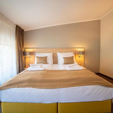 Hotel Soni Lux Tuzla Exterior foto