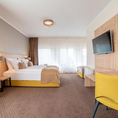 Hotel Soni Lux Tuzla Exterior foto